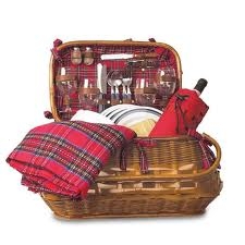 Picnic Time 301-55-401-000-0 Highlander Picnic Basket